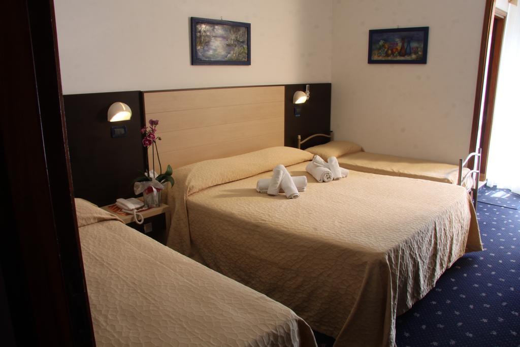 Hotel Tilly Cesenatico Exterior photo