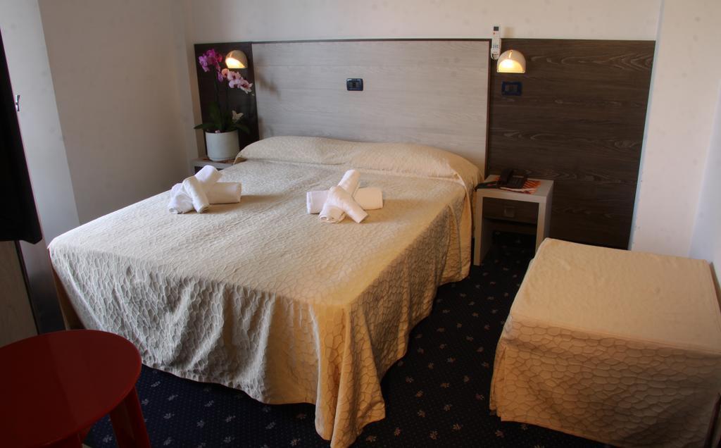 Hotel Tilly Cesenatico Exterior photo