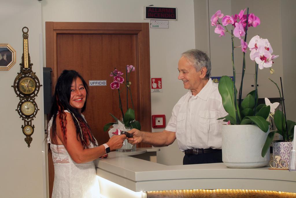Hotel Tilly Cesenatico Exterior photo
